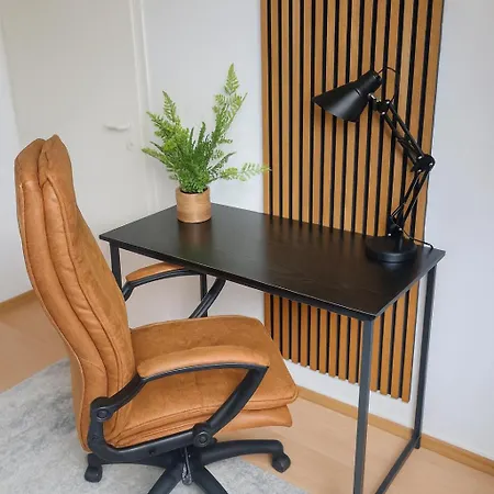 Self-check-in In Mit Parkplatz Nahe Messe, Frankfurt Und Flughafen