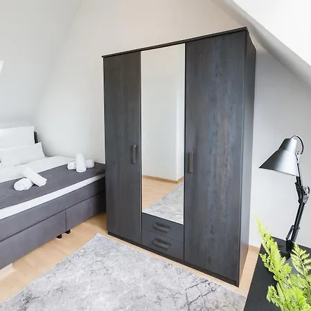 Self-check-in In Mit Parkplatz Nahe Messe, Frankfurt Und Flughafen * 巴特菲柏