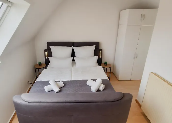 Self-check-in In Mit Parkplatz Nahe Messe, Frankfurt Und Flughafen Apartamento